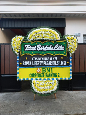 Papan Bunga Duka di Pangkalan