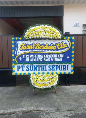 Papan Bunga Duka di Pangkalan