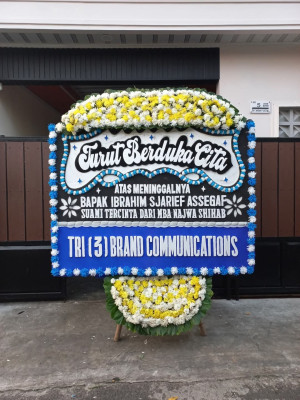 Papan Bunga Duka di Pangkalan